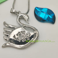 Colgante cisne / Color azul / 42mm x 40mm / (Incluye picado y cadena)